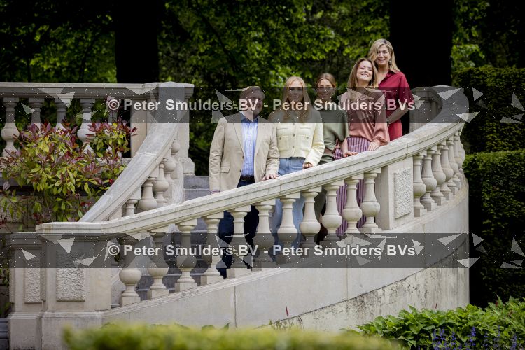 Den Haag 21 mei 2026
Fotouurtje met de koninklijke familie in de Hollandse tuin van Park Clingendael . Aanwezig Koning Willem Alexander Koningin Maxima Prinses Amalia Prinses Alexia en Prinses Ariane . 