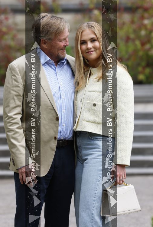 Den Haag 21 mei 2026
Fotouurtje met de koninklijke familie in de Hollandse tuin van Park Clingendael . Aanwezig Koning Willem Alexander Koningin Maxima Prinses Amalia Prinses Alexia en Prinses Ariane . 