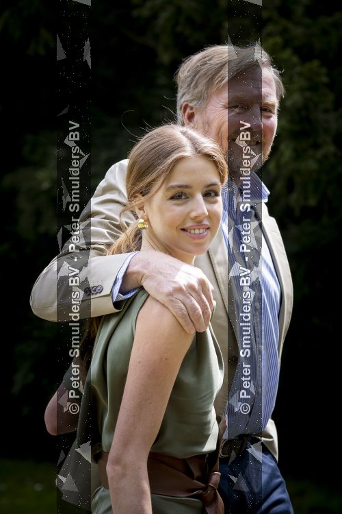Den Haag 21 mei 2026
Fotouurtje met de koninklijke familie in de Hollandse tuin van Park Clingendael . Aanwezig Koning Willem Alexander Koningin Maxima Prinses Amalia Prinses Alexia en Prinses Ariane . 