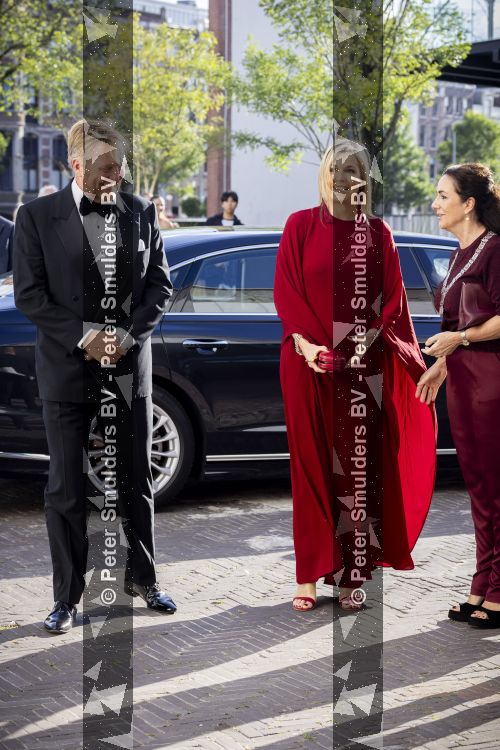 Amsterdam 2 juli 2026
Zijne Majesteit de Koning Willem Alexander en Hare Majesteit Koningin Maxima zijn aanwezig bij het gala van het Nationale Ballet ter ere van het afscheid van directeur Ted Brandsen. OOk burgemeester Femke Halsema en Commisaris v d Koningin Arthur v Dijk zijn aanwezig . 