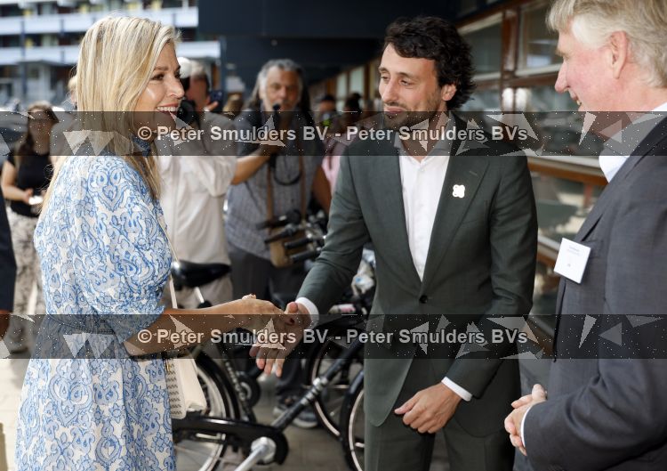 Amsterdam 9 juli 2027
Koningin Maxima op bezoek in de Bijlmer . Ze gaat ook met de fiets naar de andere locatie.