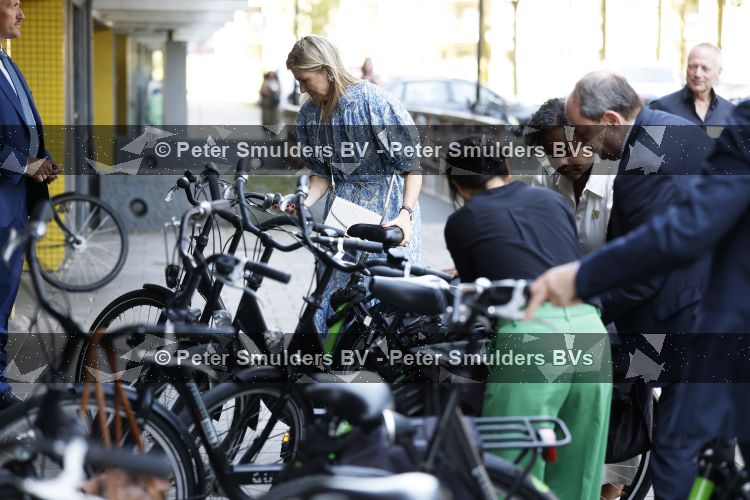 Amsterdam 9 juli 2027
Koningin Maxima op bezoek in de Bijlmer . Ze gaat ook met de fiets naar de andere locatie.