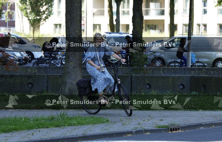 Amsterdam 9 juli 2027
Koningin Maxima op bezoek in de Bijlmer . Ze gaat ook met de fiets naar de andere locatie.