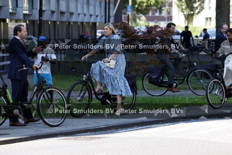 Amsterdam 9 juli 2027
Koningin Maxima op bezoek in de Bijlmer . Ze gaat ook met de fiets naar de andere locatie.