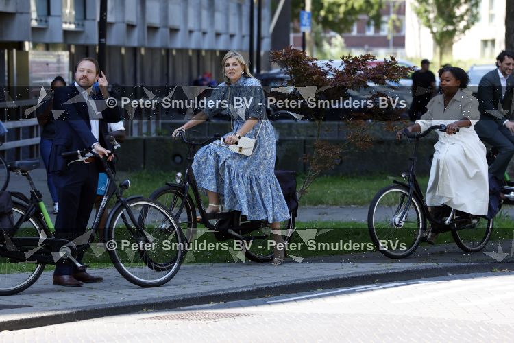 Amsterdam 9 juli 2027
Koningin Maxima op bezoek in de Bijlmer . Ze gaat ook met de fiets naar de andere locatie.