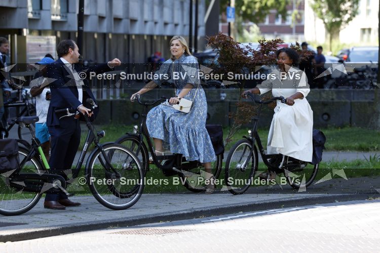 Amsterdam 9 juli 2027
Koningin Maxima op bezoek in de Bijlmer . Ze gaat ook met de fiets naar de andere locatie.