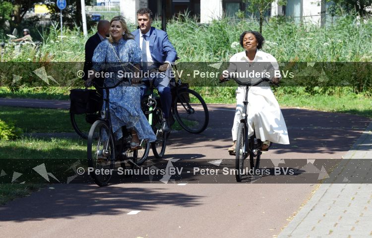Amsterdam 9 juli 2027
Koningin Maxima op bezoek in de Bijlmer . Ze gaat ook met de fiets naar de andere locatie.