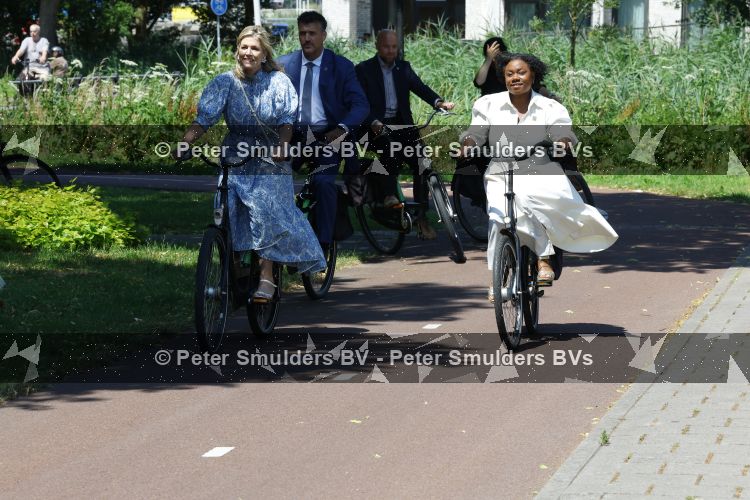 Amsterdam 9 juli 2027
Koningin Maxima op bezoek in de Bijlmer . Ze gaat ook met de fiets naar de andere locatie.