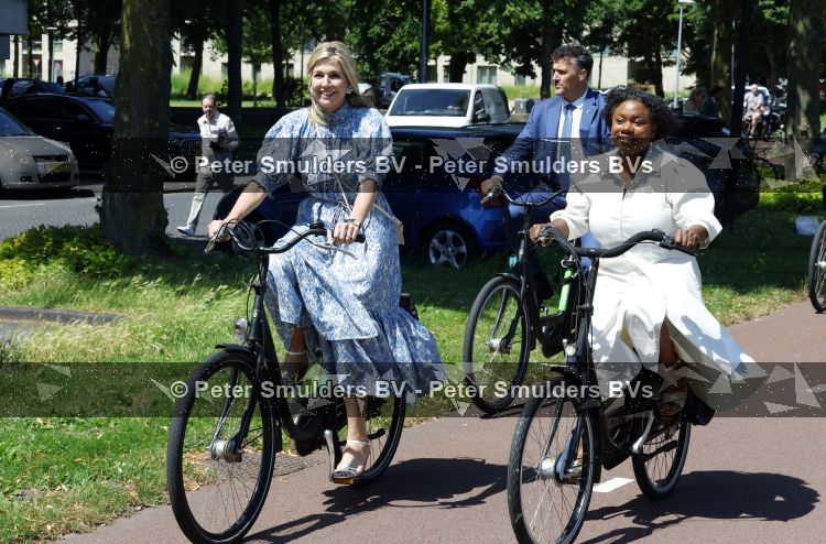 Amsterdam 9 juli 2027
Koningin Maxima op bezoek in de Bijlmer . Ze gaat ook met de fiets naar de andere locatie.