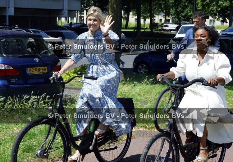 Amsterdam 9 juli 2027
Koningin Maxima op bezoek in de Bijlmer . Ze gaat ook met de fiets naar de andere locatie.