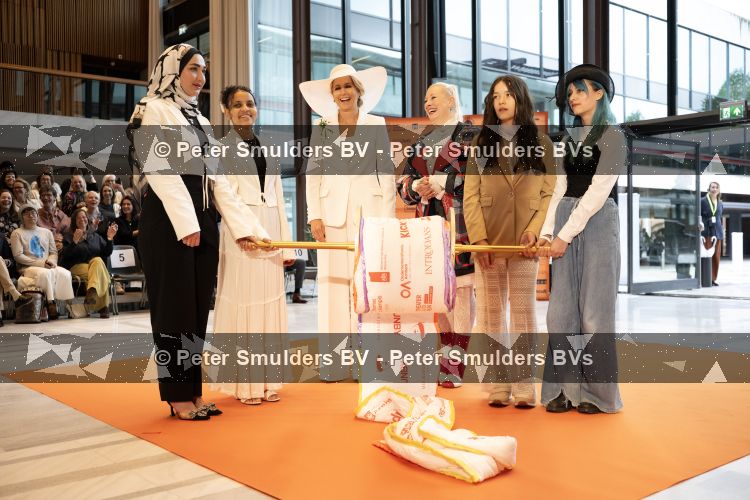 Arnhem 13 mei 2026
Koningin Maxima opent de State of Fashion BiÃ«nnale 2026. State of Fashion is een toonaangevend internationaal platform voor mode, textiel en maatschappelijke transitie.