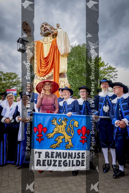 ROERMOND 19 mei 2026 Koning Willem Alexander en Koningin Maxima brengen een streekbezoek aan de gemeenten Maasgouw, Echt-Susteren, Roerdalen en Roermond. Tijdens het streekbezoek bezoekt het paar de schutterij in Wessem, Abdij Lilbosch in Echt, het smalste stukje Nederland in Illikhoven en Roermond, 19 Mei 2026. 