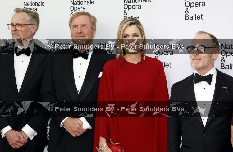 Amsterdam 2 juli 2026
Zijne Majesteit de Koning Willem Alexander en Hare Majesteit Koningin Maxima zijn aanwezig bij het gala van het Nationale Ballet ter ere van het afscheid van directeur Ted Brandsen. OOk burgemeester Femke Halsema en Commisaris v d Koningin Arthur v Dijk zijn aanwezig . Jessica Durlacher 