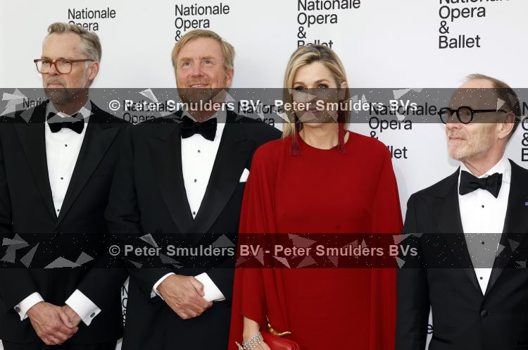 Amsterdam 2 juli 2026
Zijne Majesteit de Koning Willem Alexander en Hare Majesteit Koningin Maxima zijn aanwezig bij het gala van het Nationale Ballet ter ere van het afscheid van directeur Ted Brandsen. OOk burgemeester Femke Halsema en Commisaris v d Koningin Arthur v Dijk zijn aanwezig . Jessica Durlacher 