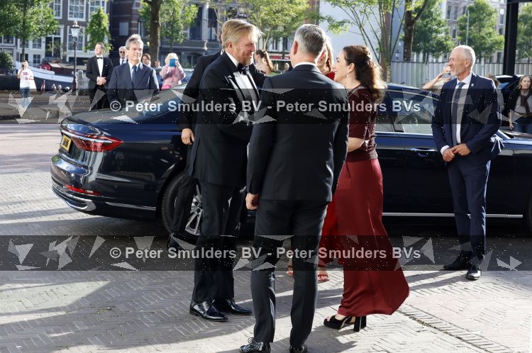 Amsterdam 2 juli 2026
Zijne Majesteit de Koning Willem Alexander en Hare Majesteit Koningin Maxima zijn aanwezig bij het gala van het Nationale Ballet ter ere van het afscheid van directeur Ted Brandsen. OOk burgemeester Femke Halsema en Commisaris v d Koningin Arthur v Dijk zijn aanwezig . Jessica Durlacher 
