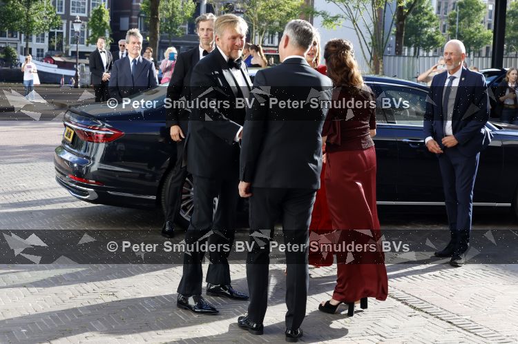 Amsterdam 2 juli 2026
Zijne Majesteit de Koning Willem Alexander en Hare Majesteit Koningin Maxima zijn aanwezig bij het gala van het Nationale Ballet ter ere van het afscheid van directeur Ted Brandsen. OOk burgemeester Femke Halsema en Commisaris v d Koningin Arthur v Dijk zijn aanwezig . Jessica Durlacher 