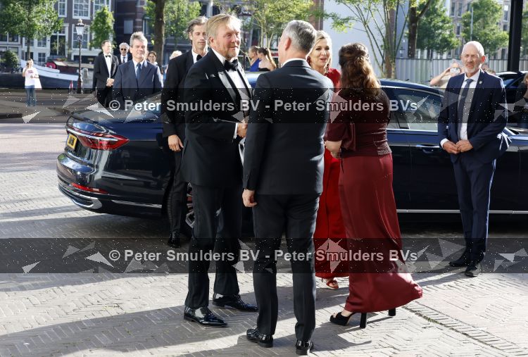 Amsterdam 2 juli 2026
Zijne Majesteit de Koning Willem Alexander en Hare Majesteit Koningin Maxima zijn aanwezig bij het gala van het Nationale Ballet ter ere van het afscheid van directeur Ted Brandsen. OOk burgemeester Femke Halsema en Commisaris v d Koningin Arthur v Dijk zijn aanwezig . Jessica Durlacher 