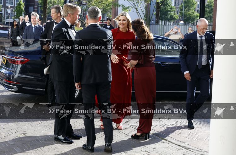 Amsterdam 2 juli 2026
Zijne Majesteit de Koning Willem Alexander en Hare Majesteit Koningin Maxima zijn aanwezig bij het gala van het Nationale Ballet ter ere van het afscheid van directeur Ted Brandsen. OOk burgemeester Femke Halsema en Commisaris v d Koningin Arthur v Dijk zijn aanwezig . Jessica Durlacher 