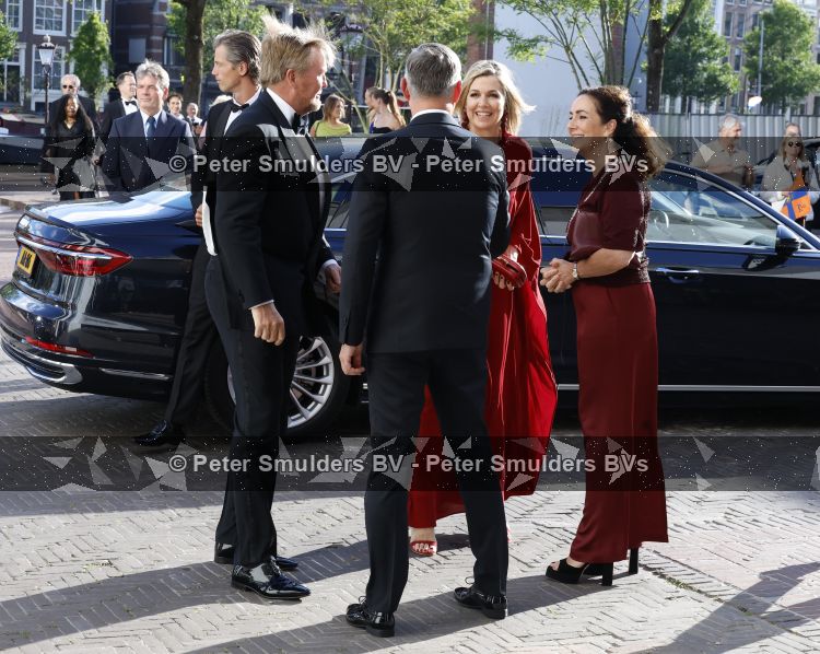 Amsterdam 2 juli 2026
Zijne Majesteit de Koning Willem Alexander en Hare Majesteit Koningin Maxima zijn aanwezig bij het gala van het Nationale Ballet ter ere van het afscheid van directeur Ted Brandsen. OOk burgemeester Femke Halsema en Commisaris v d Koningin Arthur v Dijk zijn aanwezig . Jessica Durlacher 