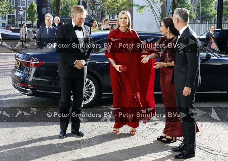 Amsterdam 2 juli 2026
Zijne Majesteit de Koning Willem Alexander en Hare Majesteit Koningin Maxima zijn aanwezig bij het gala van het Nationale Ballet ter ere van het afscheid van directeur Ted Brandsen. OOk burgemeester Femke Halsema en Commisaris v d Koningin Arthur v Dijk zijn aanwezig . Jessica Durlacher 