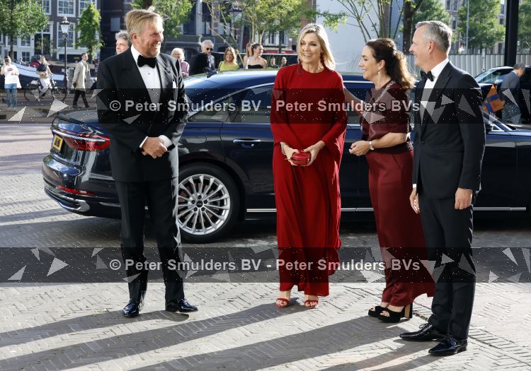 Amsterdam 2 juli 2026
Zijne Majesteit de Koning Willem Alexander en Hare Majesteit Koningin Maxima zijn aanwezig bij het gala van het Nationale Ballet ter ere van het afscheid van directeur Ted Brandsen. OOk burgemeester Femke Halsema en Commisaris v d Koningin Arthur v Dijk zijn aanwezig . Jessica Durlacher 