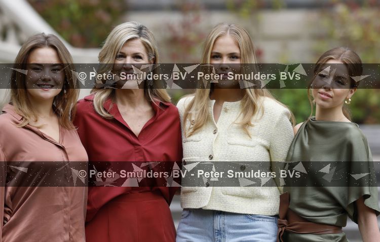 Den Haag 21 mei 2026
Fotouurtje met de koninklijke familie in de Hollandse tuin van Park Clingendael . Aanwezig Koning Willem Alexander Koningin Maxima Prinses Amalia Prinses Alexia en Prinses Ariane . 