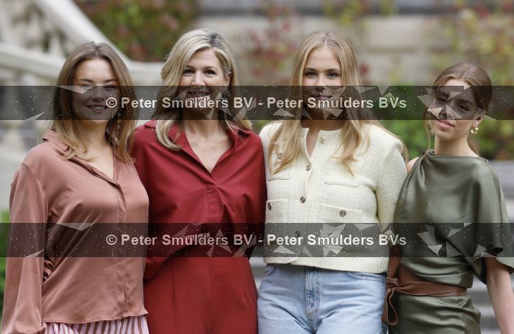 Den Haag 21 mei 2026
Fotouurtje met de koninklijke familie in de Hollandse tuin van Park Clingendael . Aanwezig Koning Willem Alexander Koningin Maxima Prinses Amalia Prinses Alexia en Prinses Ariane . 