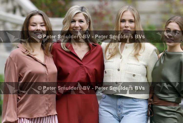 Den Haag 21 mei 2026
Fotouurtje met de koninklijke familie in de Hollandse tuin van Park Clingendael . Aanwezig Koning Willem Alexander Koningin Maxima Prinses Amalia Prinses Alexia en Prinses Ariane . 