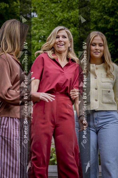 Den Haag 21 mei 2026
Fotouurtje met de koninklijke familie in de Hollandse tuin van Park Clingendael . Aanwezig Koning Willem Alexander Koningin Maxima Prinses Amalia Prinses Alexia en Prinses Ariane . 