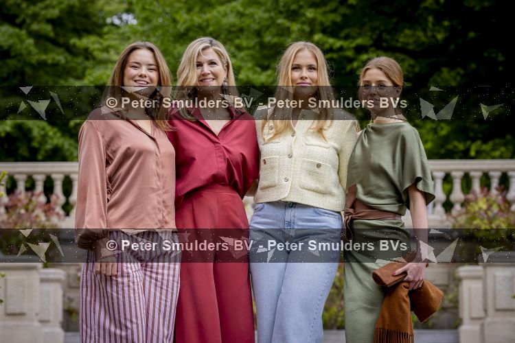 Den Haag 21 mei 2026
Fotouurtje met de koninklijke familie in de Hollandse tuin van Park Clingendael . Aanwezig Koning Willem Alexander Koningin Maxima Prinses Amalia Prinses Alexia en Prinses Ariane . 