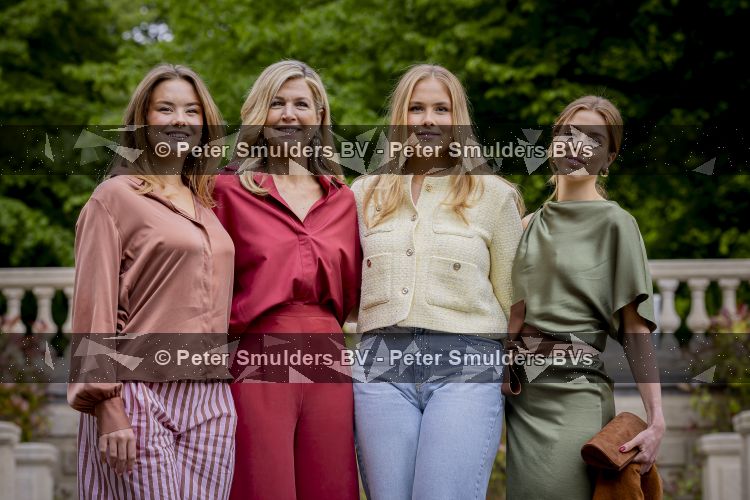 Den Haag 21 mei 2026
Fotouurtje met de koninklijke familie in de Hollandse tuin van Park Clingendael . Aanwezig Koning Willem Alexander Koningin Maxima Prinses Amalia Prinses Alexia en Prinses Ariane . 