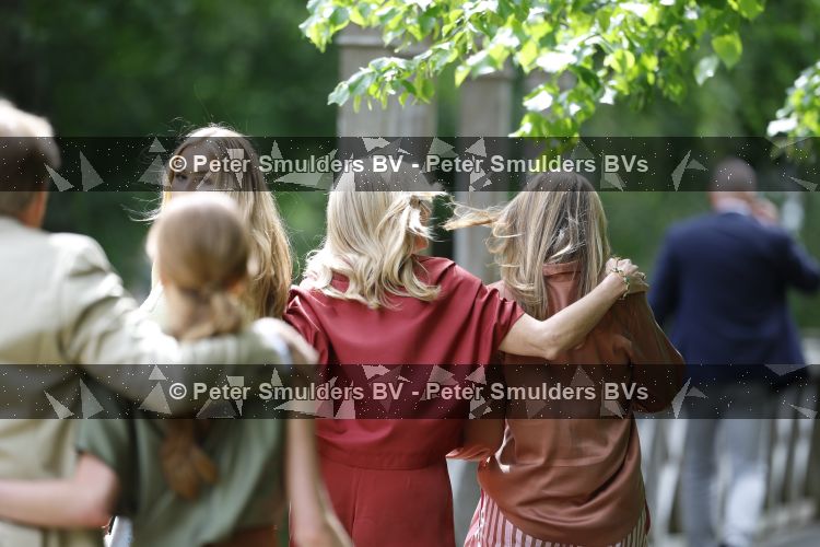 Den Haag 21 mei 2026
Fotouurtje met de koninklijke familie in de Hollandse tuin van Park Clingendael . Aanwezig Koning Willem Alexander Koningin Maxima Prinses Amalia Prinses Alexia en Prinses Ariane . 