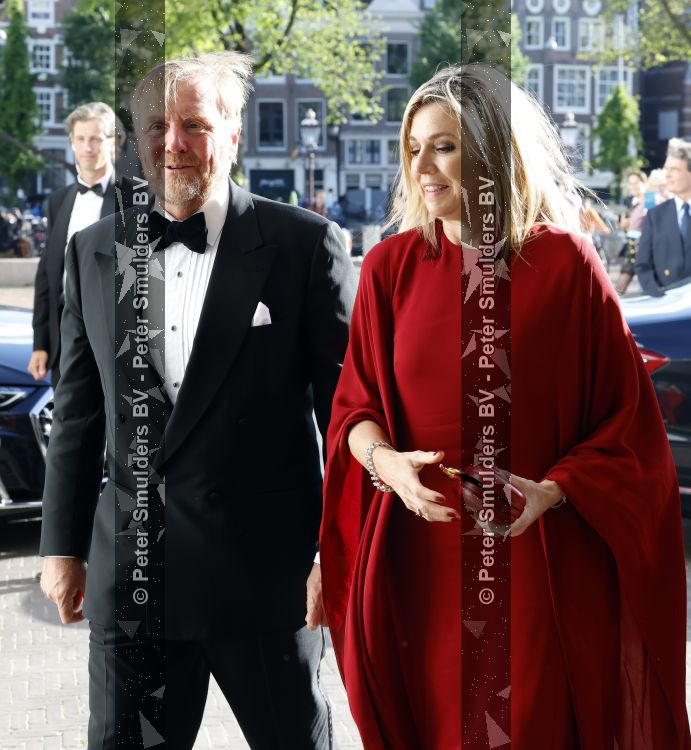 Amsterdam 2 juli 2026
Zijne Majesteit de Koning Willem Alexander en Hare Majesteit Koningin Maxima zijn aanwezig bij het gala van het Nationale Ballet ter ere van het afscheid van directeur Ted Brandsen. OOk burgemeester Femke Halsema en Commisaris v d Koningin Arthur v Dijk zijn aanwezig . Jessica Durlacher 