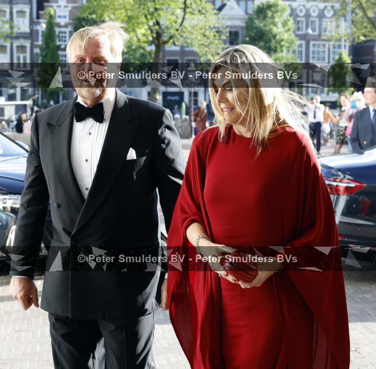 Amsterdam 2 juli 2026
Zijne Majesteit de Koning Willem Alexander en Hare Majesteit Koningin Maxima zijn aanwezig bij het gala van het Nationale Ballet ter ere van het afscheid van directeur Ted Brandsen. OOk burgemeester Femke Halsema en Commisaris v d Koningin Arthur v Dijk zijn aanwezig . Jessica Durlacher 