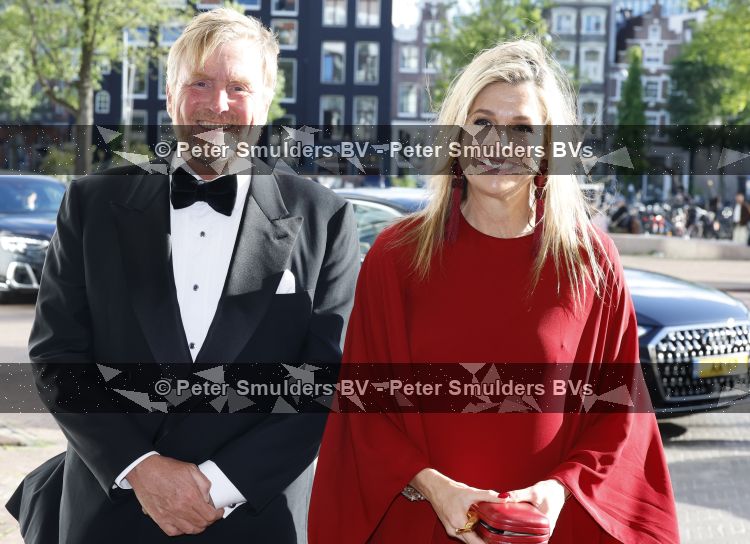 Amsterdam 2 juli 2026
Zijne Majesteit de Koning Willem Alexander en Hare Majesteit Koningin Maxima zijn aanwezig bij het gala van het Nationale Ballet ter ere van het afscheid van directeur Ted Brandsen. OOk burgemeester Femke Halsema en Commisaris v d Koningin Arthur v Dijk zijn aanwezig . Jessica Durlacher 