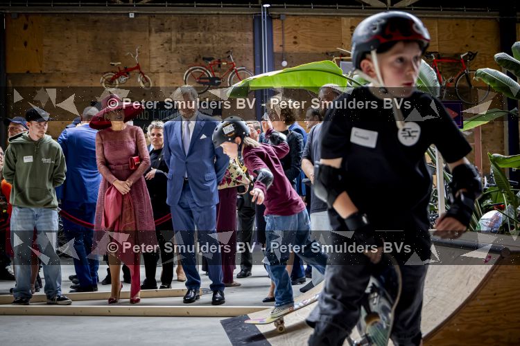 ROERMOND 19 mei 2026 Koning Willem Alexander en Koningin Maxima brengen een streekbezoek aan de gemeenten Maasgouw, Echt-Susteren, Roerdalen en Roermond. Tijdens het streekbezoek bezoekt het paar de schutterij in Wessem, Abdij Lilbosch in Echt, het smalste stukje Nederland in Illikhoven en Roermond, 19 Mei 2026. 