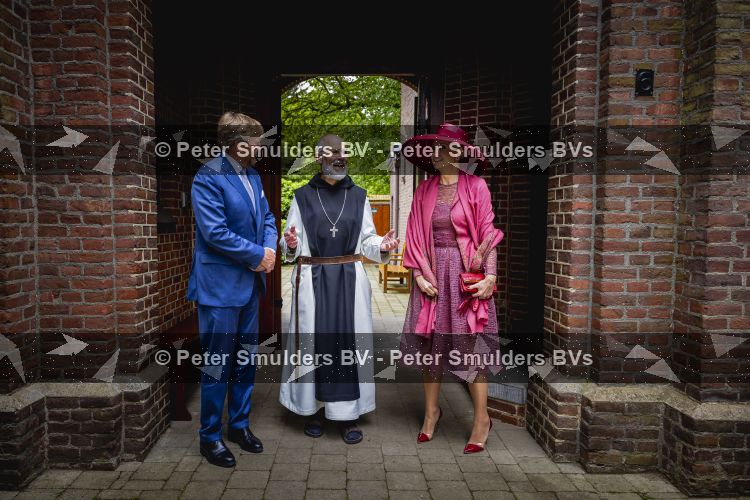 ROERMOND 19 mei 2026 Koning Willem Alexander en Koningin Maxima brengen een streekbezoek aan de gemeenten Maasgouw, Echt-Susteren, Roerdalen en Roermond. Tijdens het streekbezoek bezoekt het paar de schutterij in Wessem, Abdij Lilbosch in Echt, het smalste stukje Nederland in Illikhoven en Roermond, 19 Mei 2026. 