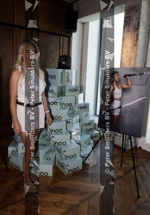Amsterdam 26 mei 2026
Presentatie Marijn Kuipers / NOA in de Adam toren met aanwezig heel veel influencers. Leontine Mourits