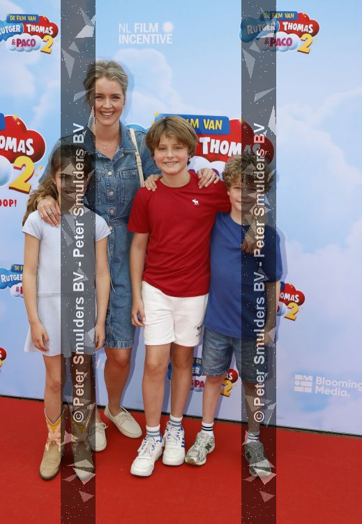 Amsterdam 31 mei 2026
Premiere Rutger Thomas en Paco 2 in Pathe Arena . Liza Sips kwam met haar kinderen 