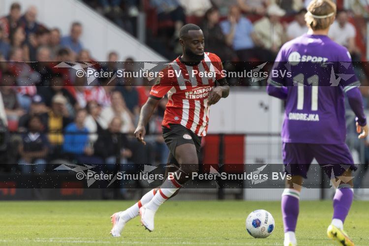 Eindhoven, 23 augustus 2026
Vriendenloterij Eredivisie
PSV - FC Groningen eindstand 5-1
Lutsharel Geertruida

Foto Carlo van Hout
