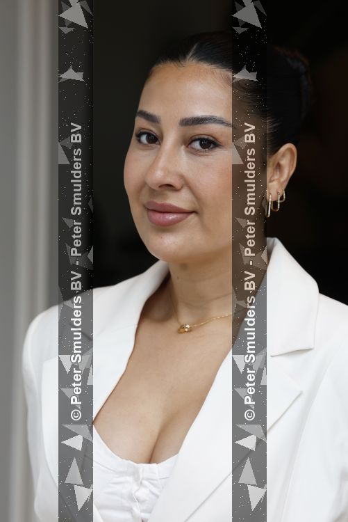Amsterdam 18 mei 2026
Stephanie Tency in het Amstelhotel . Ze vertrekken daarna met aantal gasten met boot om half jaar van haar boek te vieren . Mahi Khalesi. 