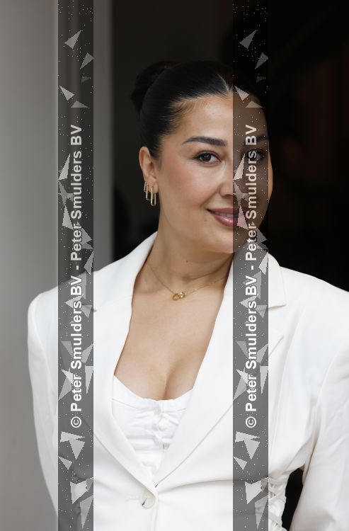 Amsterdam 18 mei 2026
Stephanie Tency in het Amstelhotel . Ze vertrekken daarna met aantal gasten met boot om half jaar van haar boek te vieren . Mahi Khalesi. 