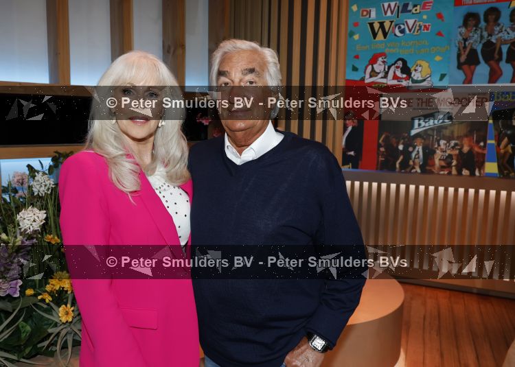 Hilversum 15 mei 2026
Marga Bult Rita v Rooij Margot v d Ven en Gemma v Eck van damesgroep Babe bij omroep Max op het mediapark . Marga Bult en partner Ludo Voeten 