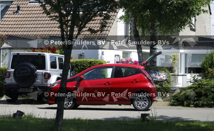 Naarderbos 30 en 31 mei 2026
Jan Westerhoven de nieuwe vriend van Marga Scheide viert zijn 65e verjaardag bij Marga thuis met een tuinfeest .