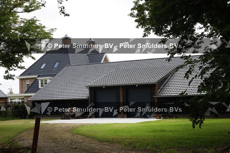 Noordwijkerhout 5 juli 2026
Het huis van de Meilandjes is klaar . Martien Erica en Maxime wonen in 1 grote villa die opgedeeld is in 2 huizen 