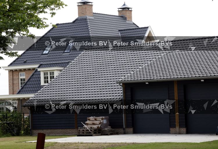 Noordwijkerhout 5 juli 2026
Het huis van de Meilandjes is klaar . Martien Erica en Maxime wonen in 1 grote villa die opgedeeld is in 2 huizen 