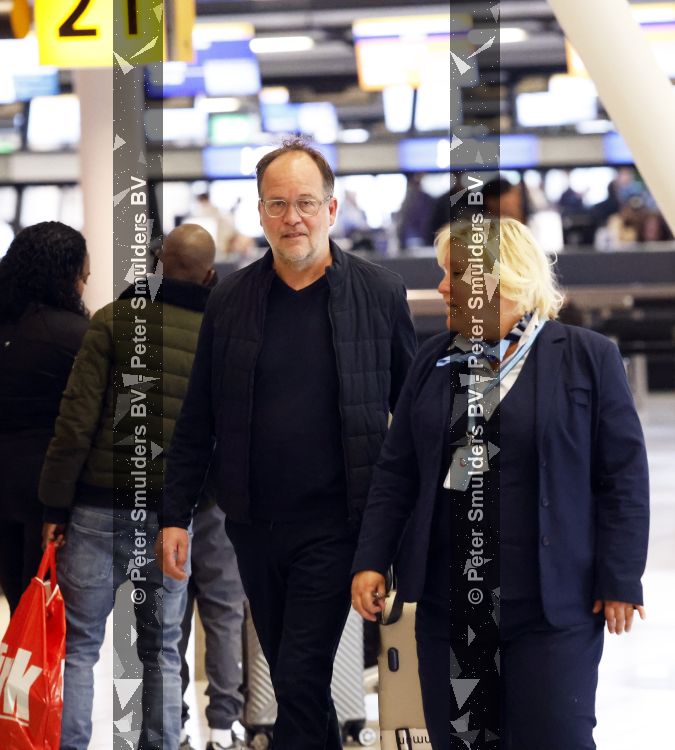 Schiphol 16 mei 2026
Wim Kieft en Michel v Egmond vertrekken met TUI vanaf Schiphol naar Curacao .
