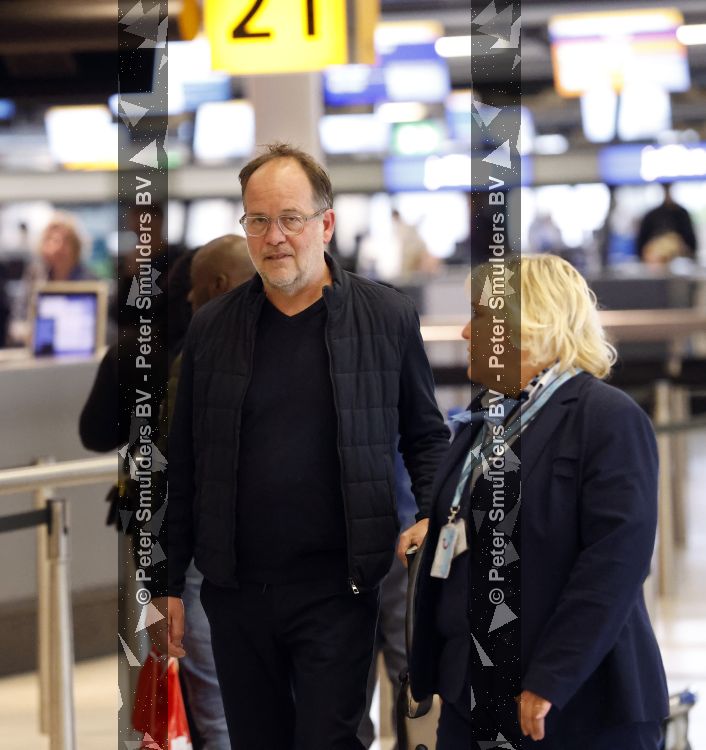 Schiphol 16 mei 2026
Wim Kieft en Michel v Egmond vertrekken met TUI vanaf Schiphol naar Curacao .
