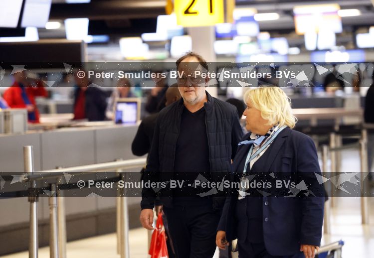 Schiphol 16 mei 2026
Wim Kieft en Michel v Egmond vertrekken met TUI vanaf Schiphol naar Curacao .