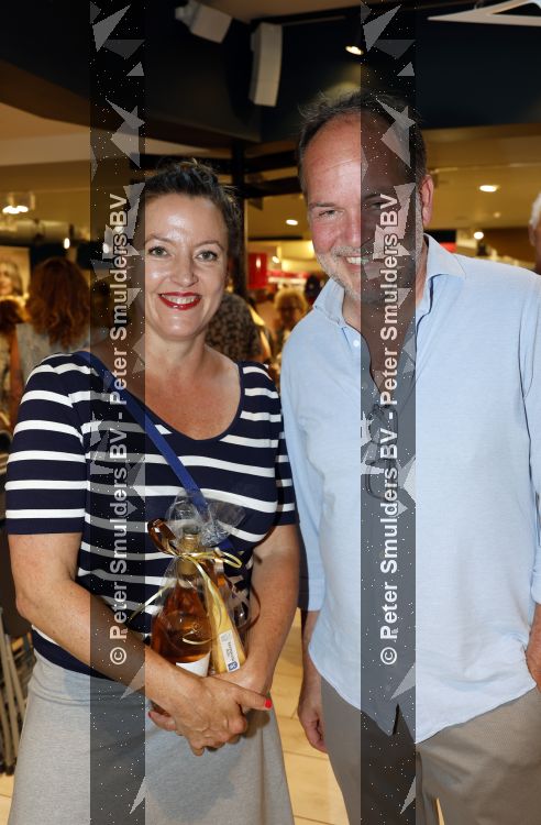Den Haag 10 juli 2026
Boekpresentatie Estevana Polman bij boekenwinkel Paagman . Eva Jinek interviewt haar . Michiel v Egmond en Marieke Derksen 